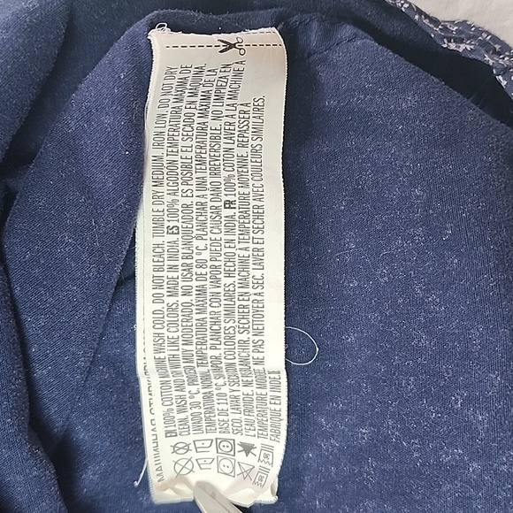 Forever 21 Mens Navy Floral Button Down Shirt 100% Cotton Ditzy Floral Small - Picture 3 of 6